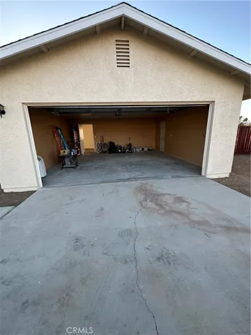 15570 Erie Road, Apple Valley, California 92307