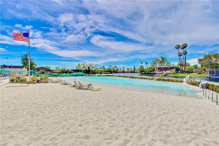 Membership to the Beach & Tennis Club