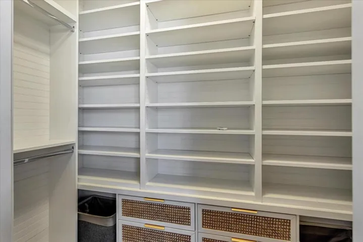 1075 Space Park Way, Mountain View, California 94043