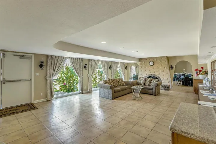 1075 Space Park Way, Mountain View, California 94043
