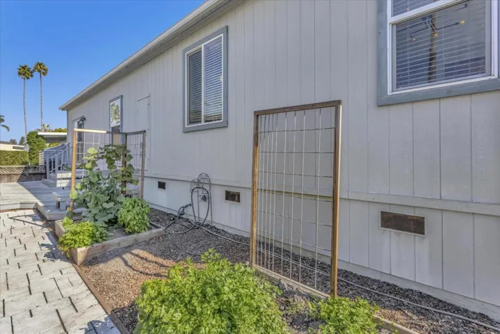 1075 Space Park Way, Mountain View, California 94043