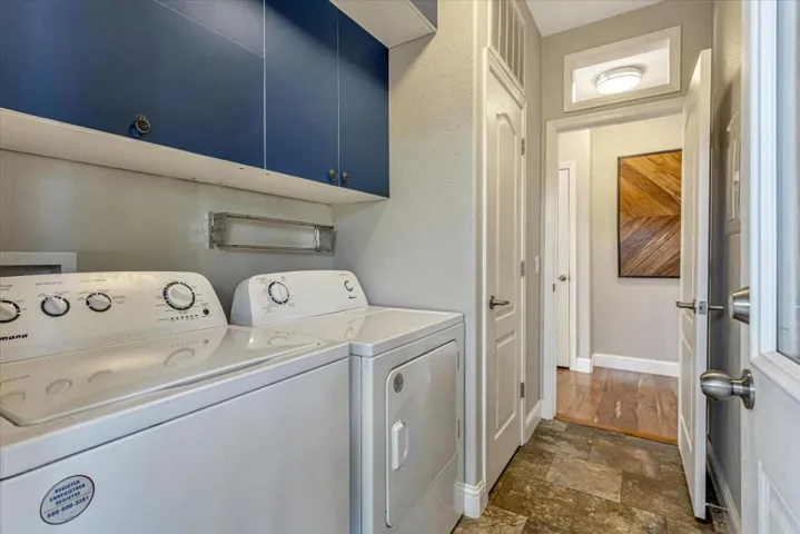 1075 Space Park Way, Mountain View, California 94043