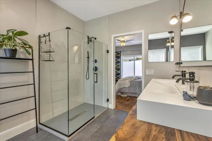 1075 Space Park Way, Mountain View, California 94043