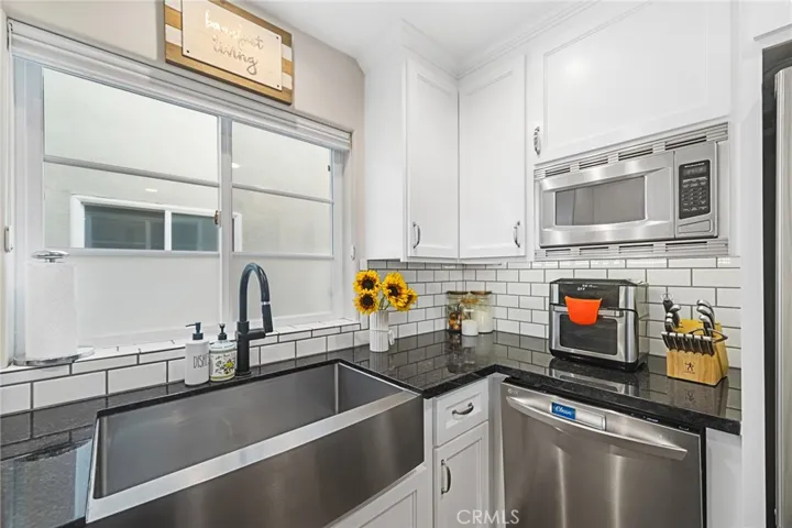 443 1/2 Begonia Avenue, Corona del Mar, California 92625