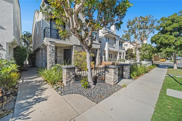 443 1/2 Begonia Avenue, Corona del Mar, California 92625