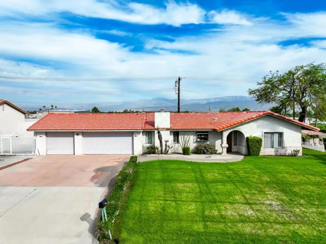 001_Welcome to 79990 Camelback