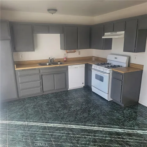 12985 Pacoima Road, Victorville, California 92392