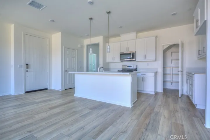 202 Bonita Lane, Rialto, California 92376