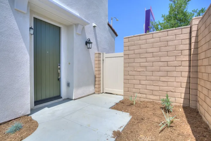 202 Bonita Lane, Rialto, California 92376