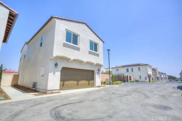 202 Bonita Lane, Rialto, California 92376