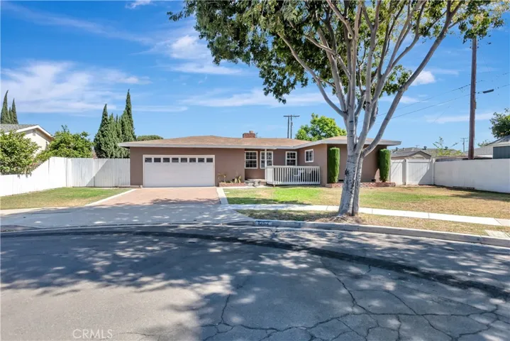 Lovely 4-5 Bedroom home with perfect floorplan and Two Car Garage w/newer GDO Ready for new tenants on !!/1/23