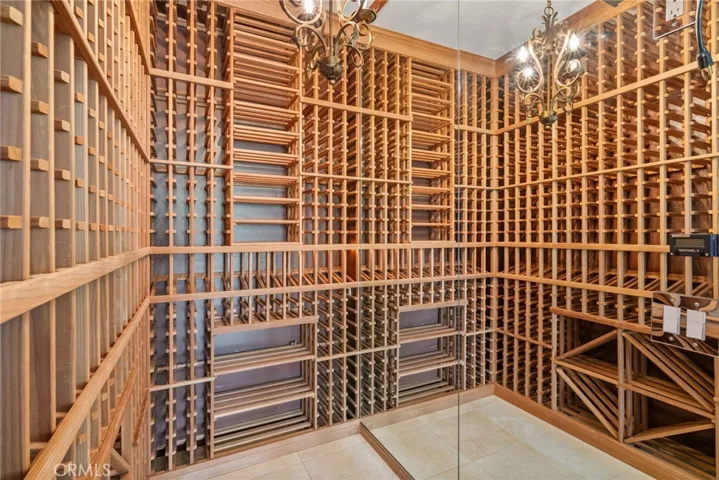  This temperature controlled Wine cellar is  fits 700-bottles of wine.