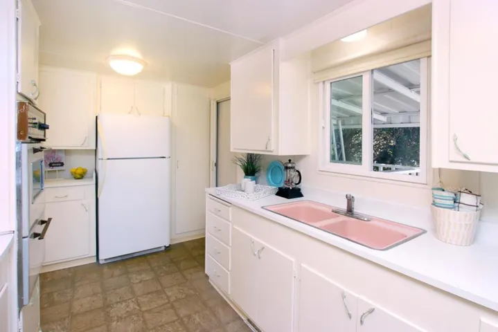 1555 Merrill Street, Santa Cruz, California 95062