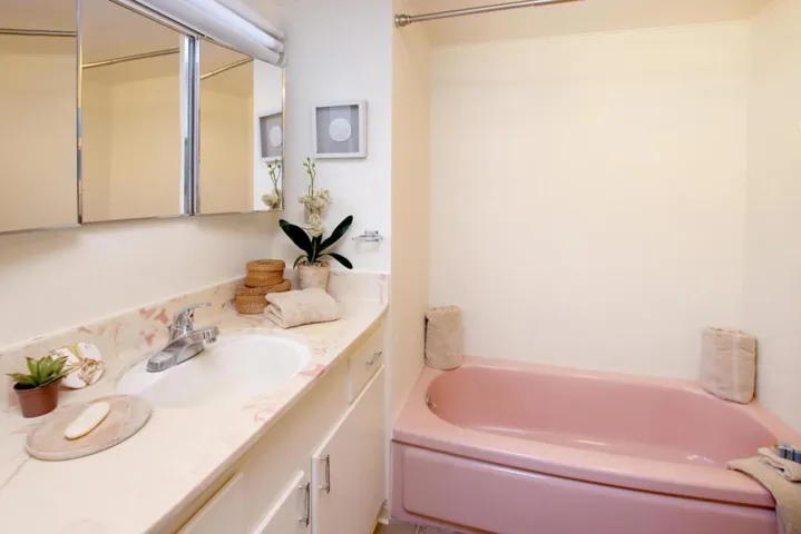 1555 Merrill Street, Santa Cruz, California 95062