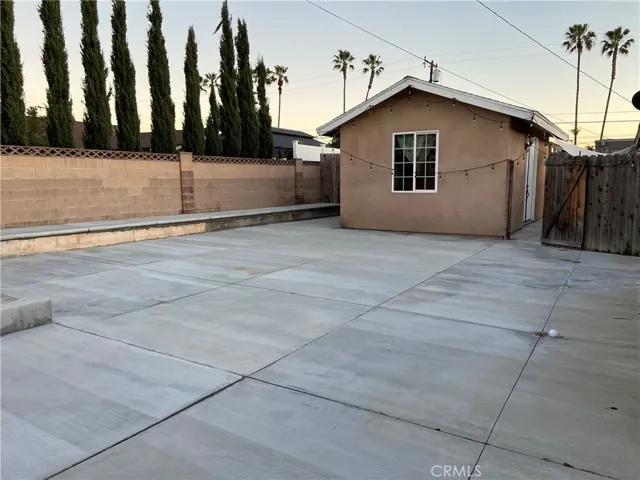 Rear Entertainment Patio