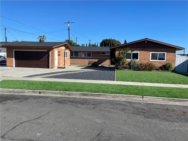 Front View, Easy Maintenance, Artificial Turf!