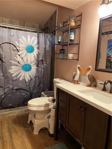 Remodeled & Updated Guest Bathroom #1