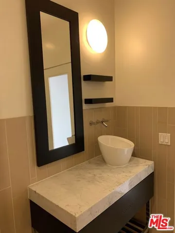 727 W 7th Street Unit 303, Los Angeles, California 90017