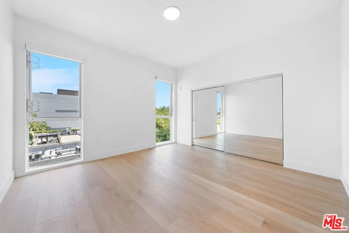 1001 N Fairfax Avenue 302, West Hollywood, California 90046