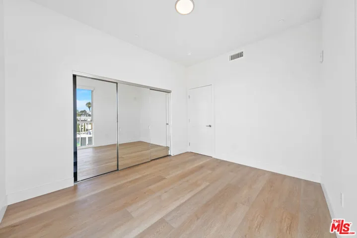 1001 N Fairfax Avenue 302, West Hollywood, California 90046