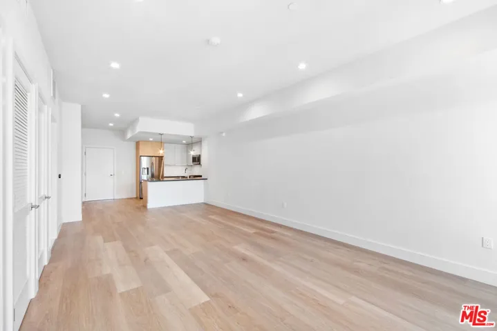 1001 N Fairfax Avenue 408, West Hollywood, California 90046