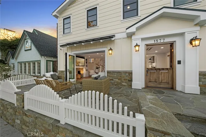1577 Miramar Drive, Newport Beach, California 92661