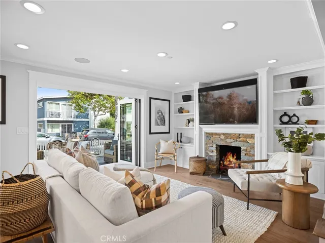 1577 Miramar Drive, Newport Beach, California 92661