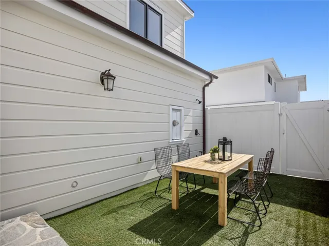 1577 Miramar Drive, Newport Beach, California 92661