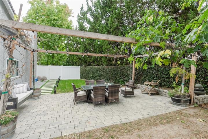 5631 Hurford Court, Agoura Hills, California 91301