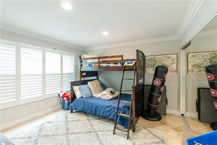 5631 Hurford Court, Agoura Hills, California 91301