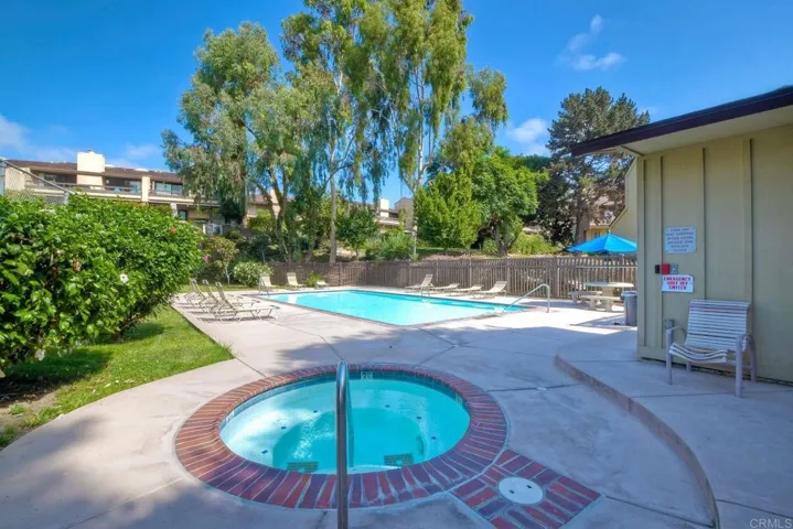 7347 Alicante B, Carlsbad, California 92009