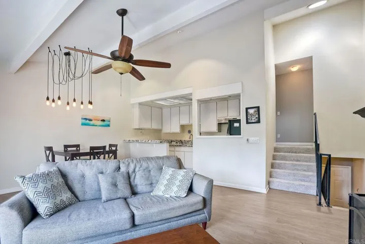7347 Alicante B, Carlsbad, California 92009