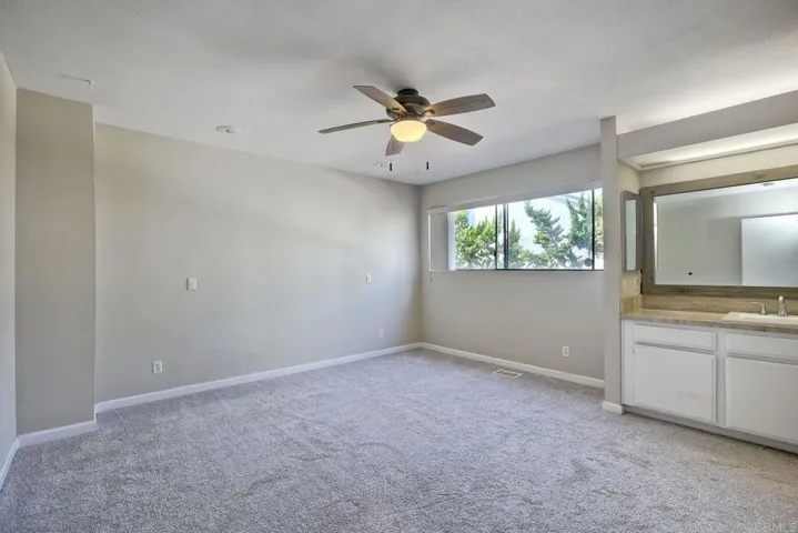 7347 Alicante B, Carlsbad, California 92009
