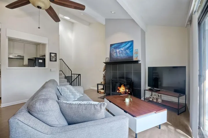 7347 Alicante B, Carlsbad, California 92009