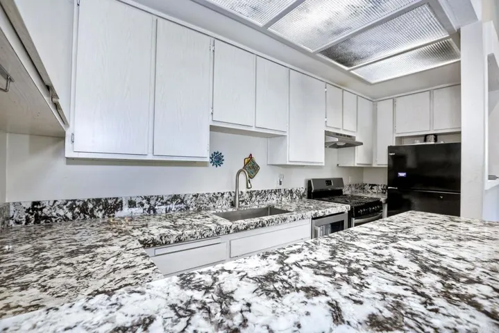 7347 Alicante B, Carlsbad, California 92009