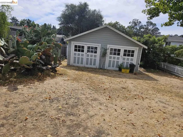 6285 Sunnymere Ave, Oakland, California 94605