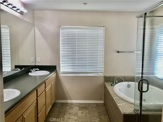 15937 Turtle Bay Place, Fontana, California 92336