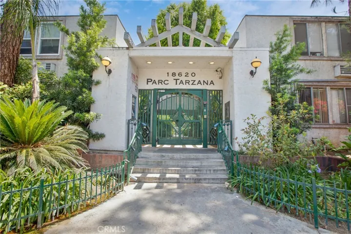 18620 Hatteras Street 135, Tarzana, California 91356