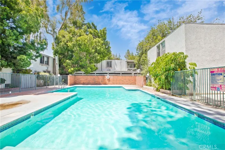 18620 Hatteras Street 135, Tarzana, California 91356