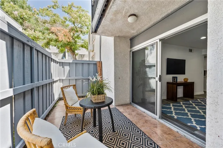 18620 Hatteras Street 135, Tarzana, California 91356