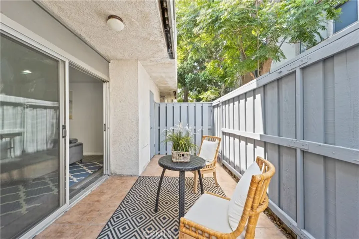 18620 Hatteras Street 135, Tarzana, California 91356