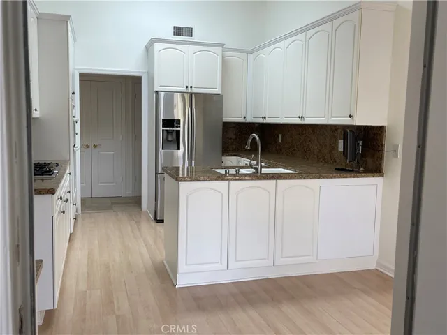 6 Shoal Drive, Corona Del Mar, California 92625
