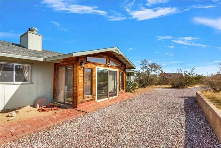 32320 Sapphire Road, Lucerne Valley, California 92356
