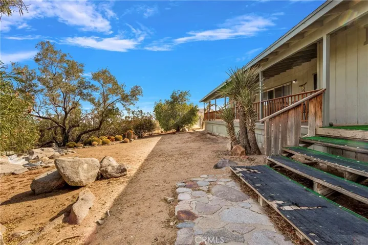 32320 Sapphire Road, Lucerne Valley, California 92356