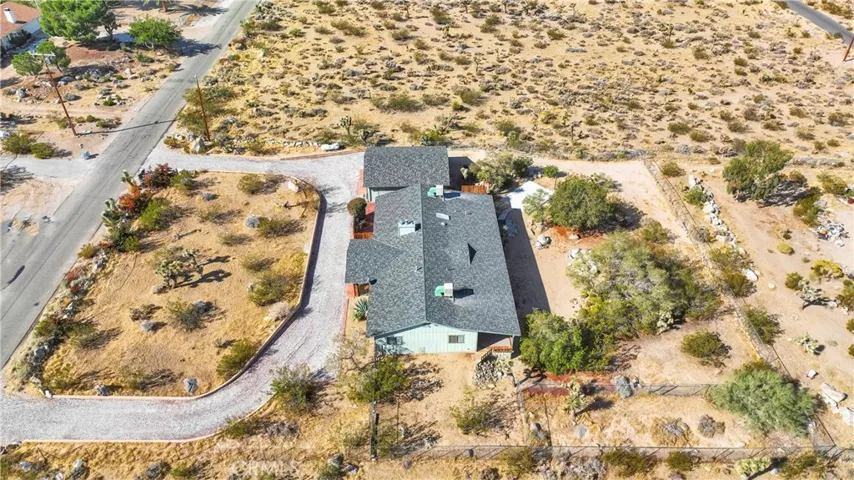 32320 Sapphire Road, Lucerne Valley, California 92356