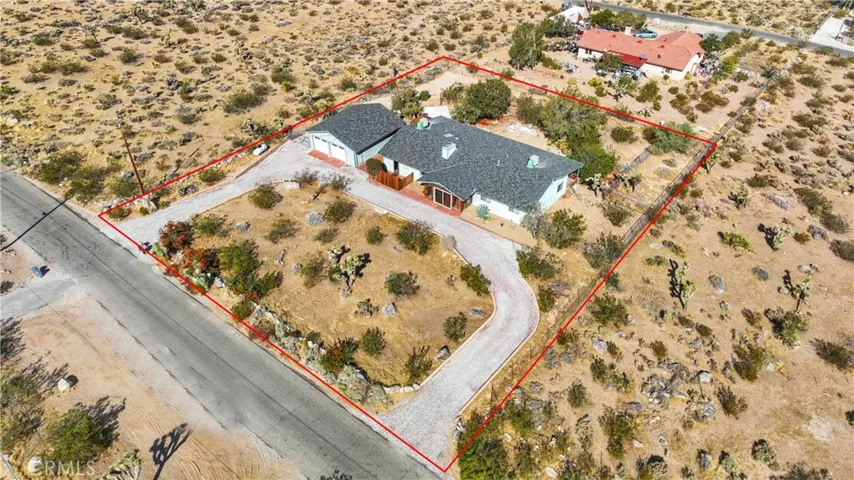 32320 Sapphire Road, Lucerne Valley, California 92356