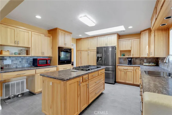 32320 Sapphire Road, Lucerne Valley, California 92356