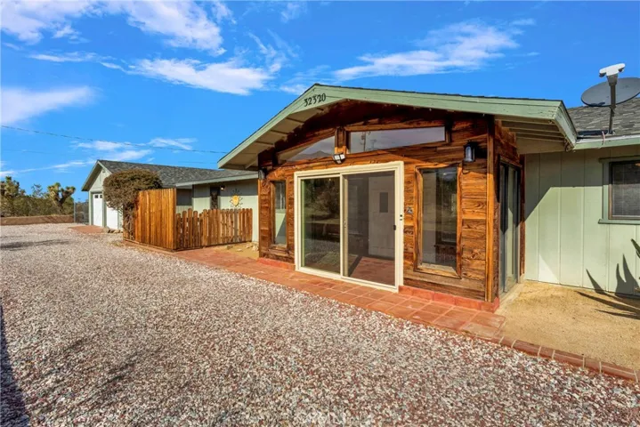 32320 Sapphire Road, Lucerne Valley, California 92356