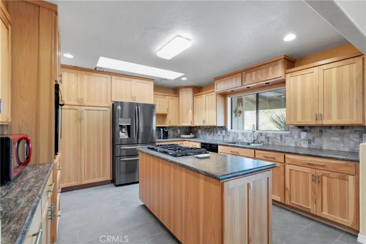 32320 Sapphire Road, Lucerne Valley, California 92356