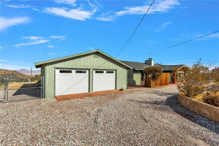 32320 Sapphire Road, Lucerne Valley, California 92356